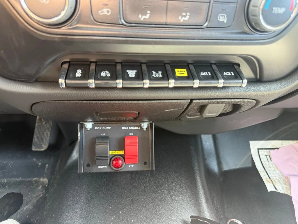 Used 2022 White Chevrolet DUMP image 19