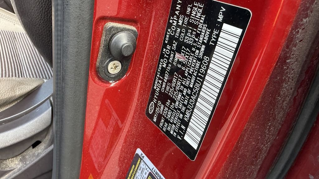 Used 2011 Red Hyundai GLS image 6