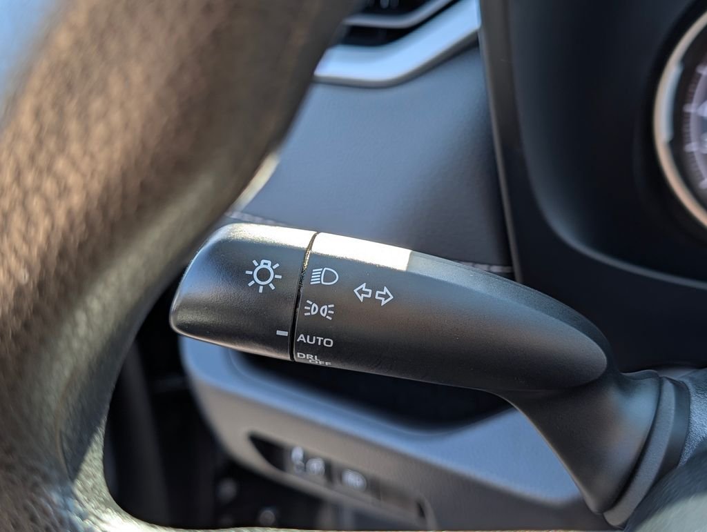 2024 Toyota RAV4 XLE - Photo 30