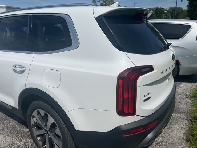 Used 2020 White Kia S image 3