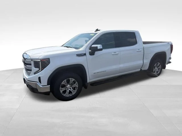 Used 2023 Summit White GMC SLE image 1