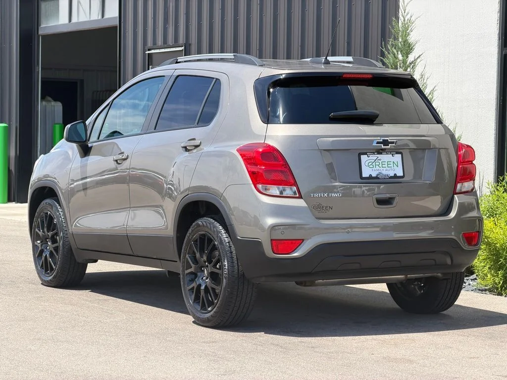 Used 2022 Gray Chevrolet LT image 3
