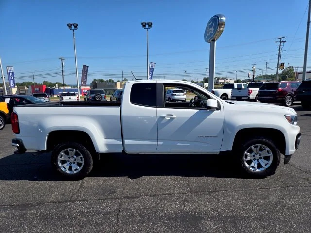 Used 2022 White Chevrolet LT image 9