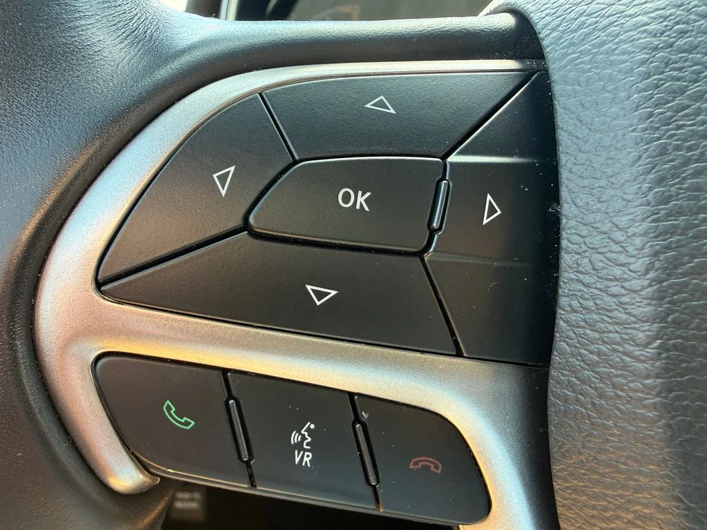 Used 2021 Red Jeep Laredo E image 16