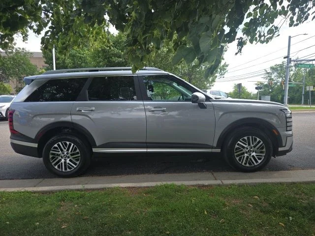 Used 2026 Silver Metallic Hyundai SEL Convenience image 8