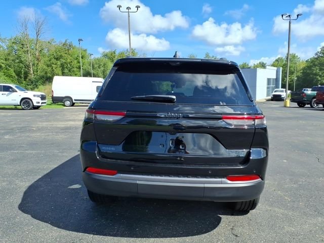 New 2026 Diamond Black Crystal Pearlcoat Jeep Limited image 6