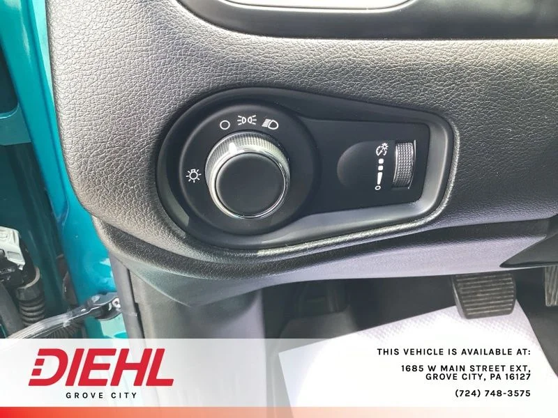 Used 2020 Teal Jeep Sport image 28
