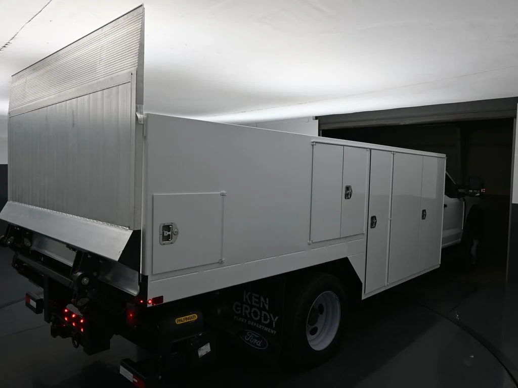 2025 Ford F-550 Super Duty Chassis Cab XL - Photo 9
