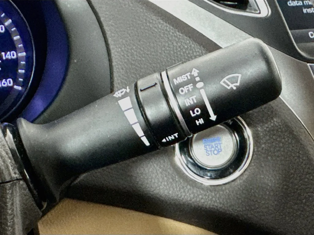 Used 2016 Black Hyundai Base image 13