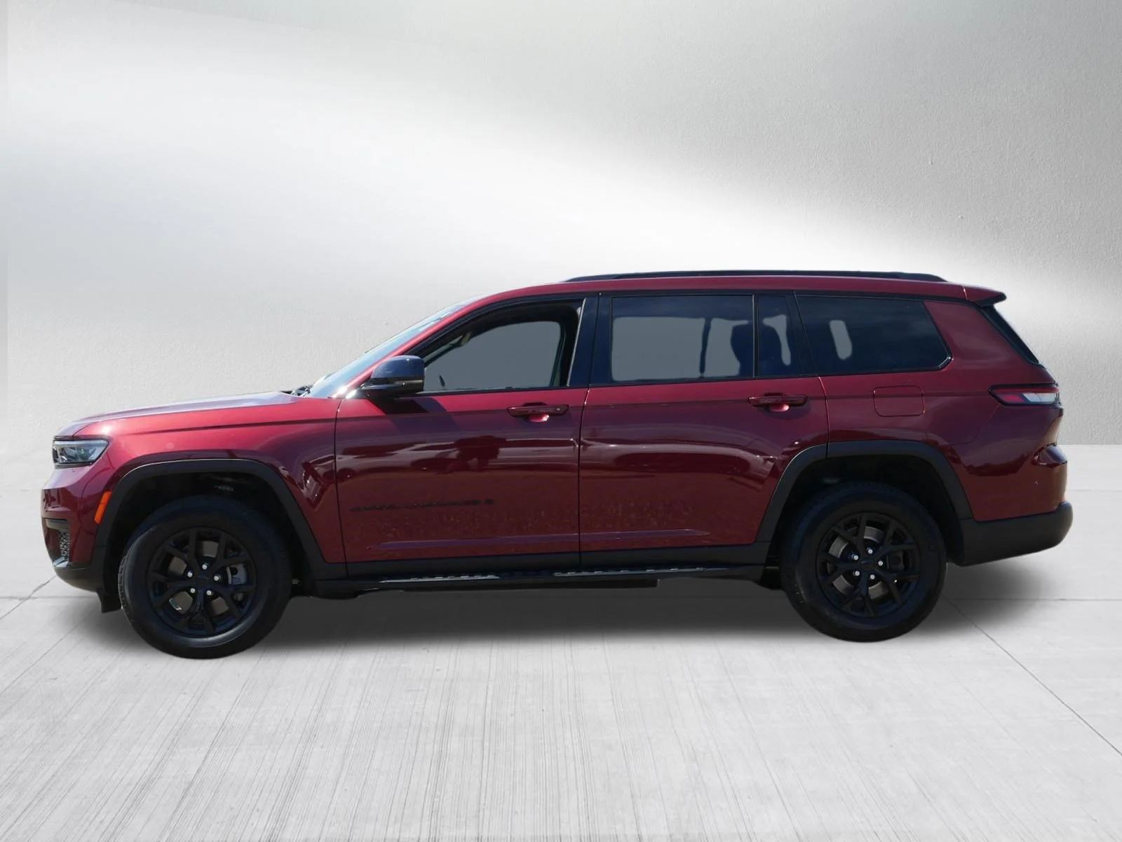 Used 2024 Velvet Red Pearlcoat Jeep Altitude X image 4