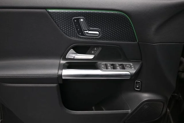 Used 2025 Black Mercedes-Benz GLA 250 image 8
