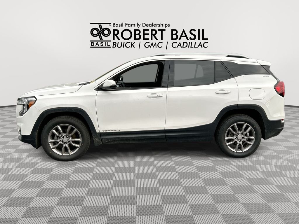 Used 2024 White GMC SLT image 5