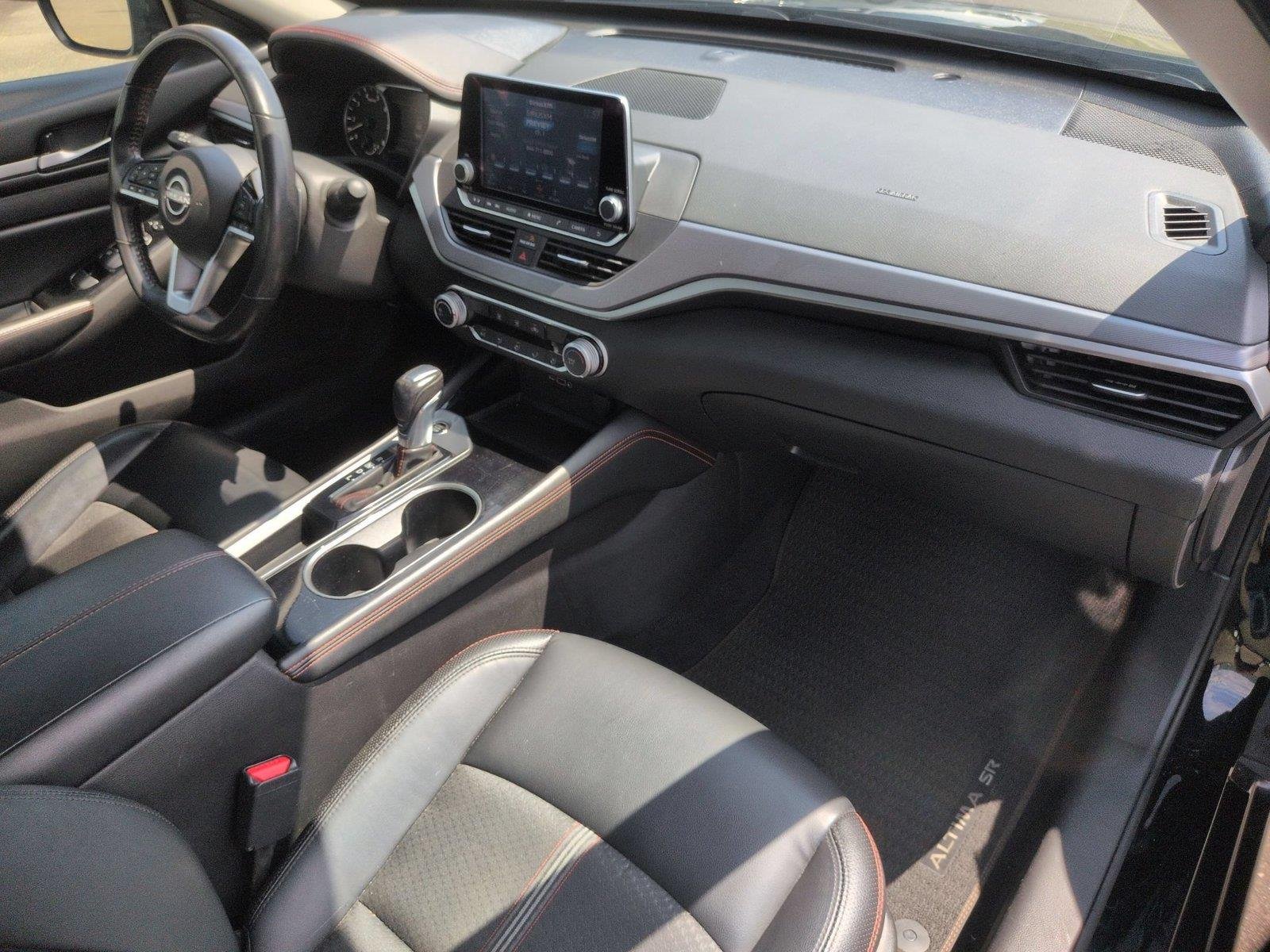 Used 2024 Super Black Nissan 2.5 SR image 37