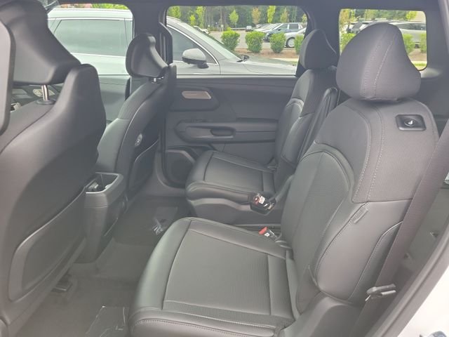 New 2027 White Pearl Kia S image 11