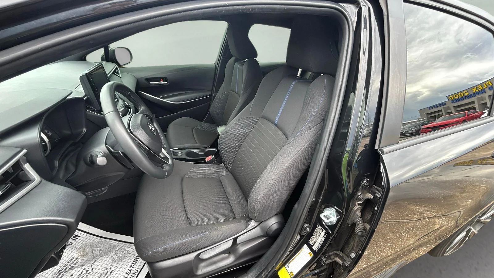 2022 Toyota Corolla SE - Photo 17