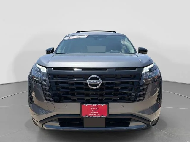 New 2026 Gray Nissan Platinum image 9