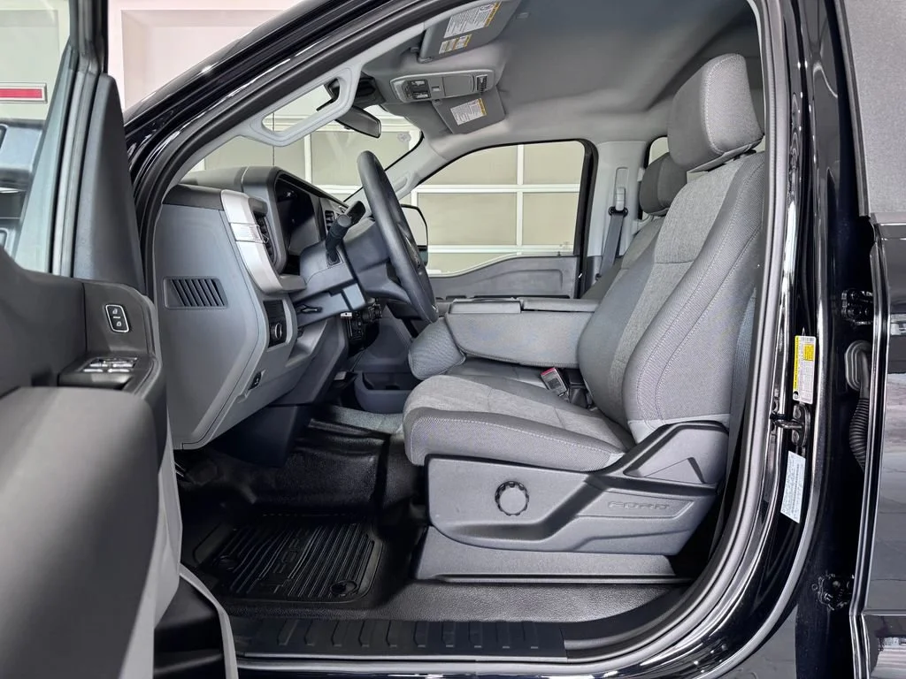 2025 Ford F-250 Super Duty XL - Photo 9