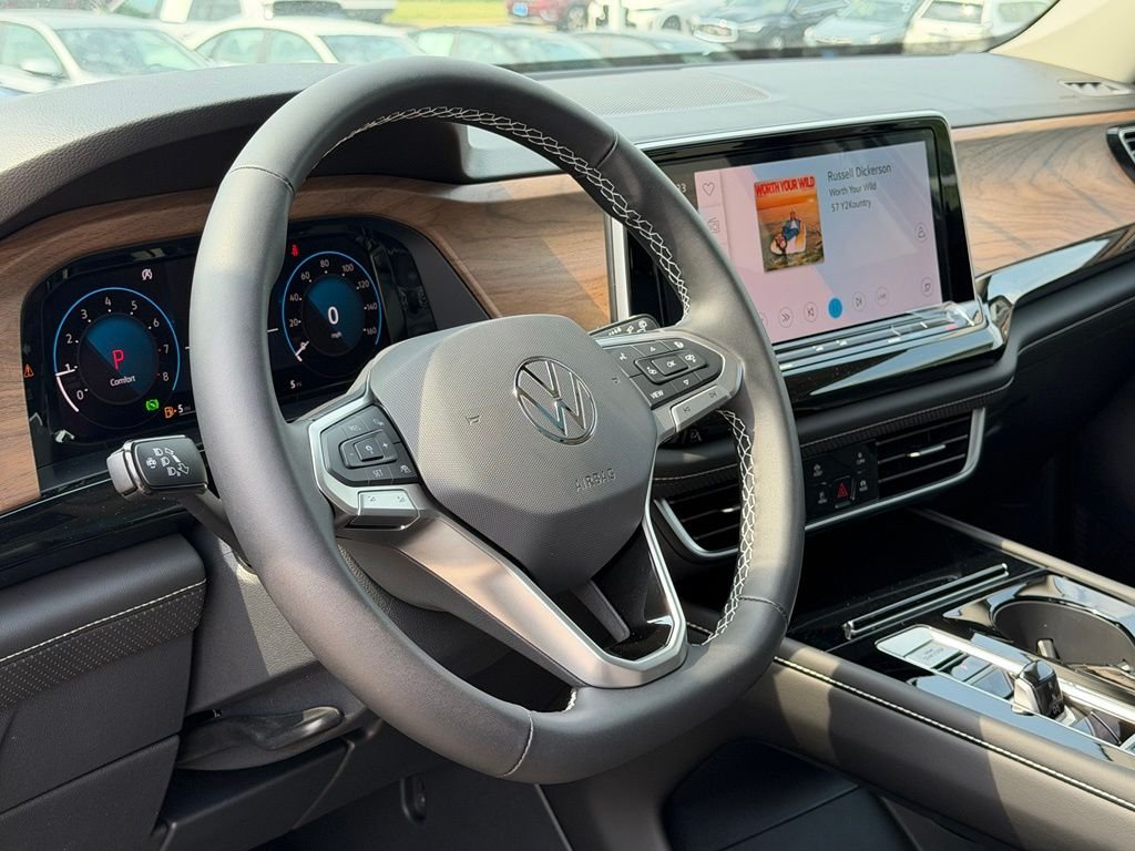 New 2026 Deep Black Pearl Volkswagen 2.0T SE W/TECHNOLOGY image 5
