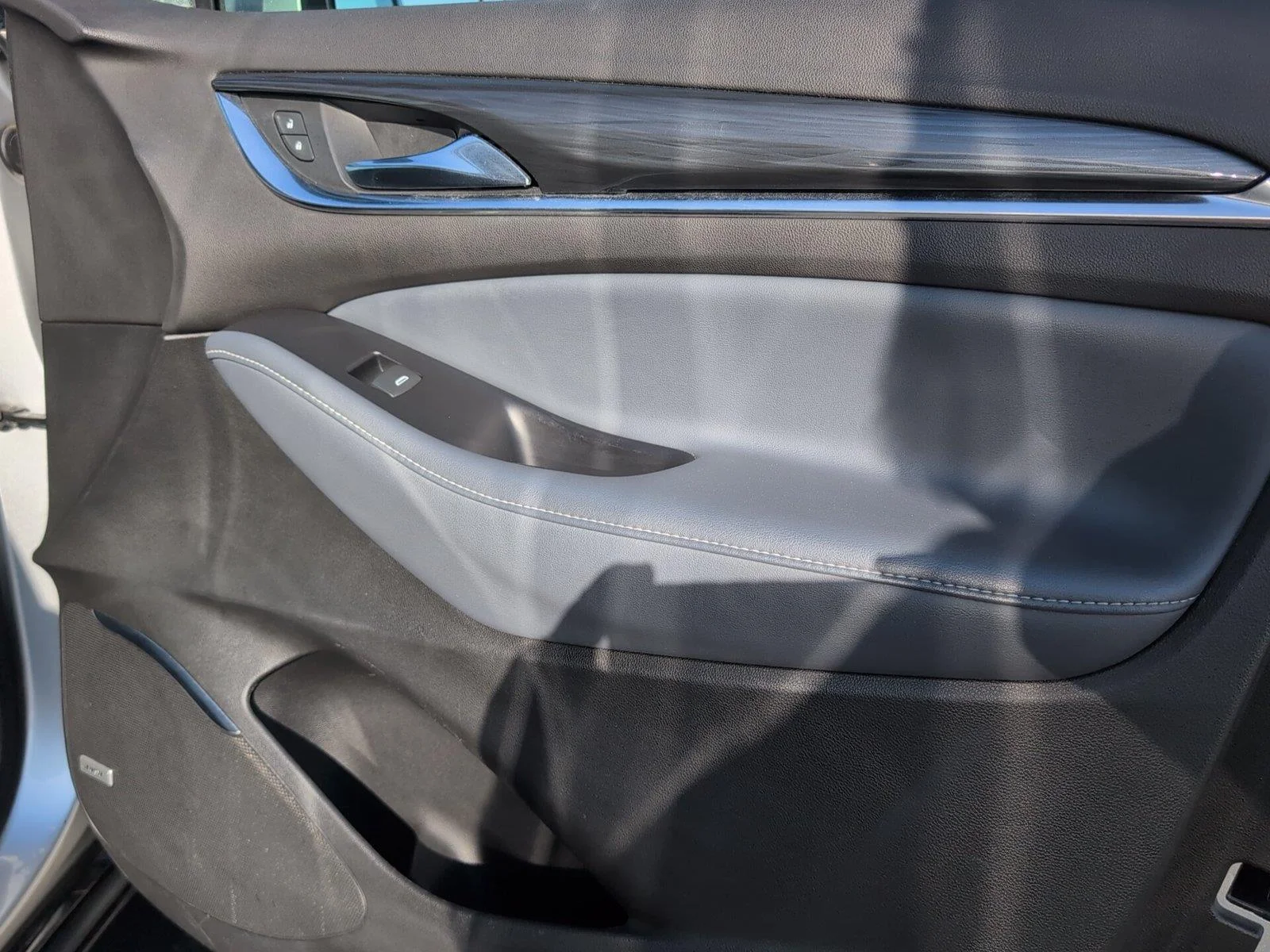 Used 2022 Quicksilver Metallic Buick Premium image 38