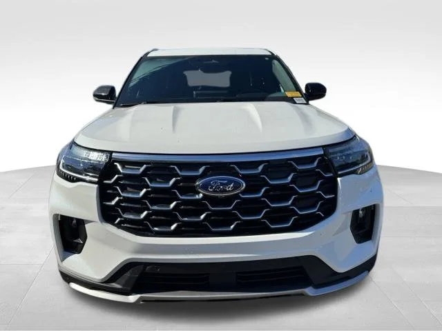 Used 2025 White Ford Platinum image 2