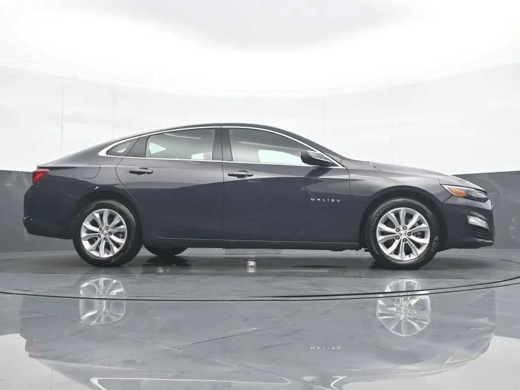 Used 2025 Black Chevrolet LT image 31