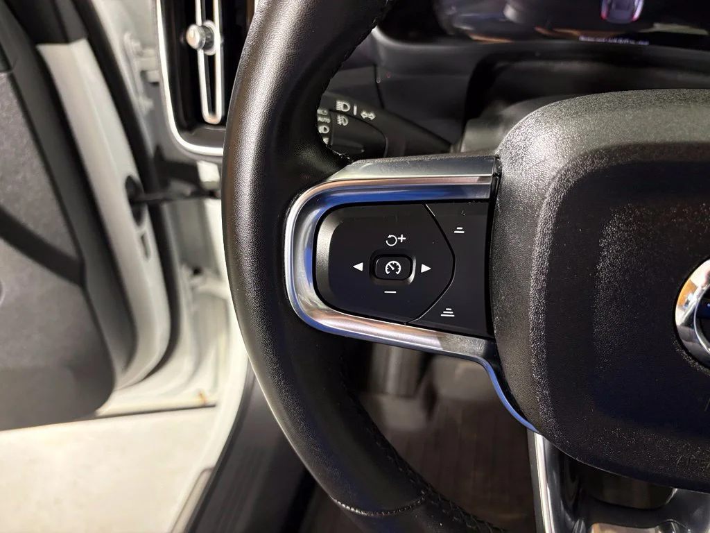 Used 2023 White Volvo Ultimate image 20