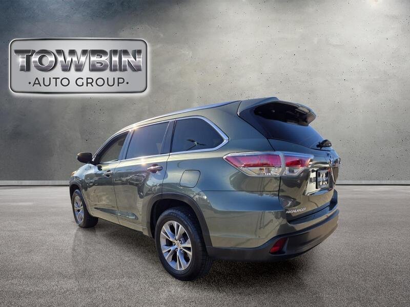 Used 2015 Green Toyota XLE V6 image 7