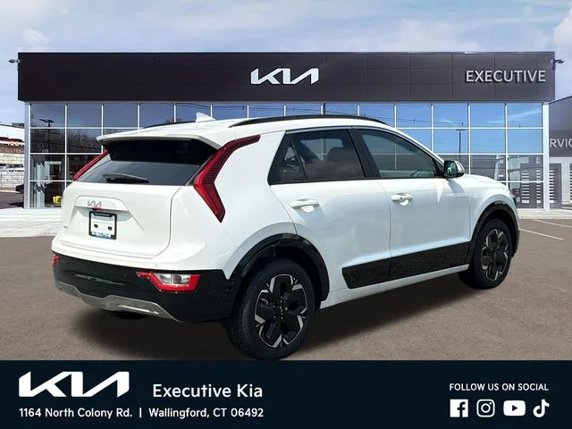 New 2026 White Kia Wind image 4
