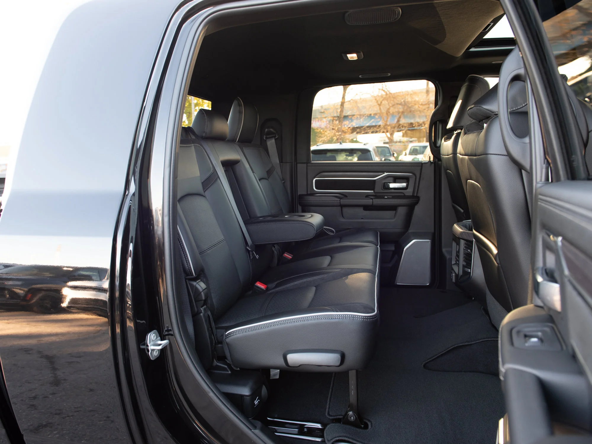 New 2027 Black RAM Laramie Night* Mega Cab 4x4, Sunroof, Heated Leather, 5th Wheel Prep image 24