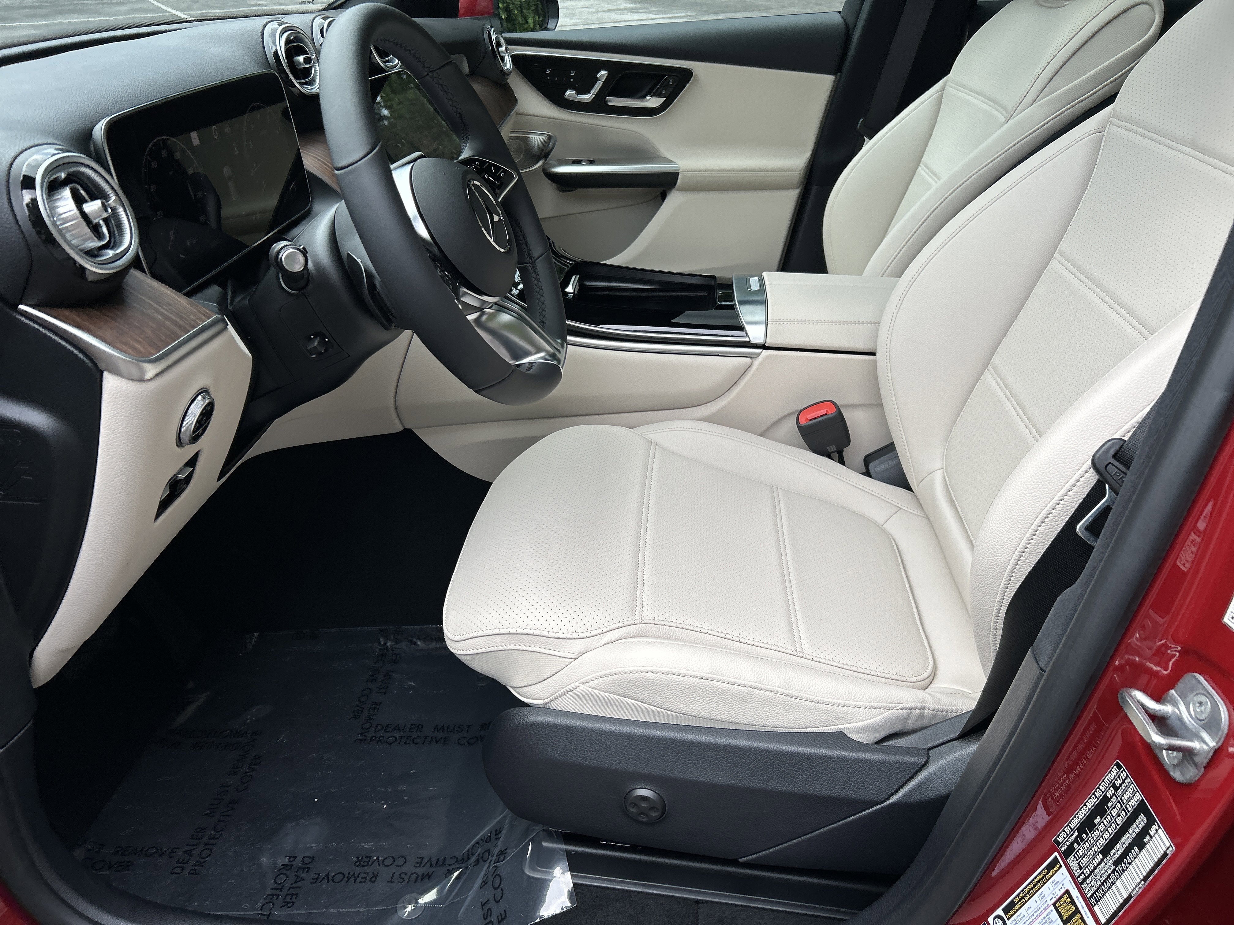 New 2026 MANUFAKTUR Patagonia Red Metallic Mercedes-Benz GLC 300 4MATIC® SUV image 20