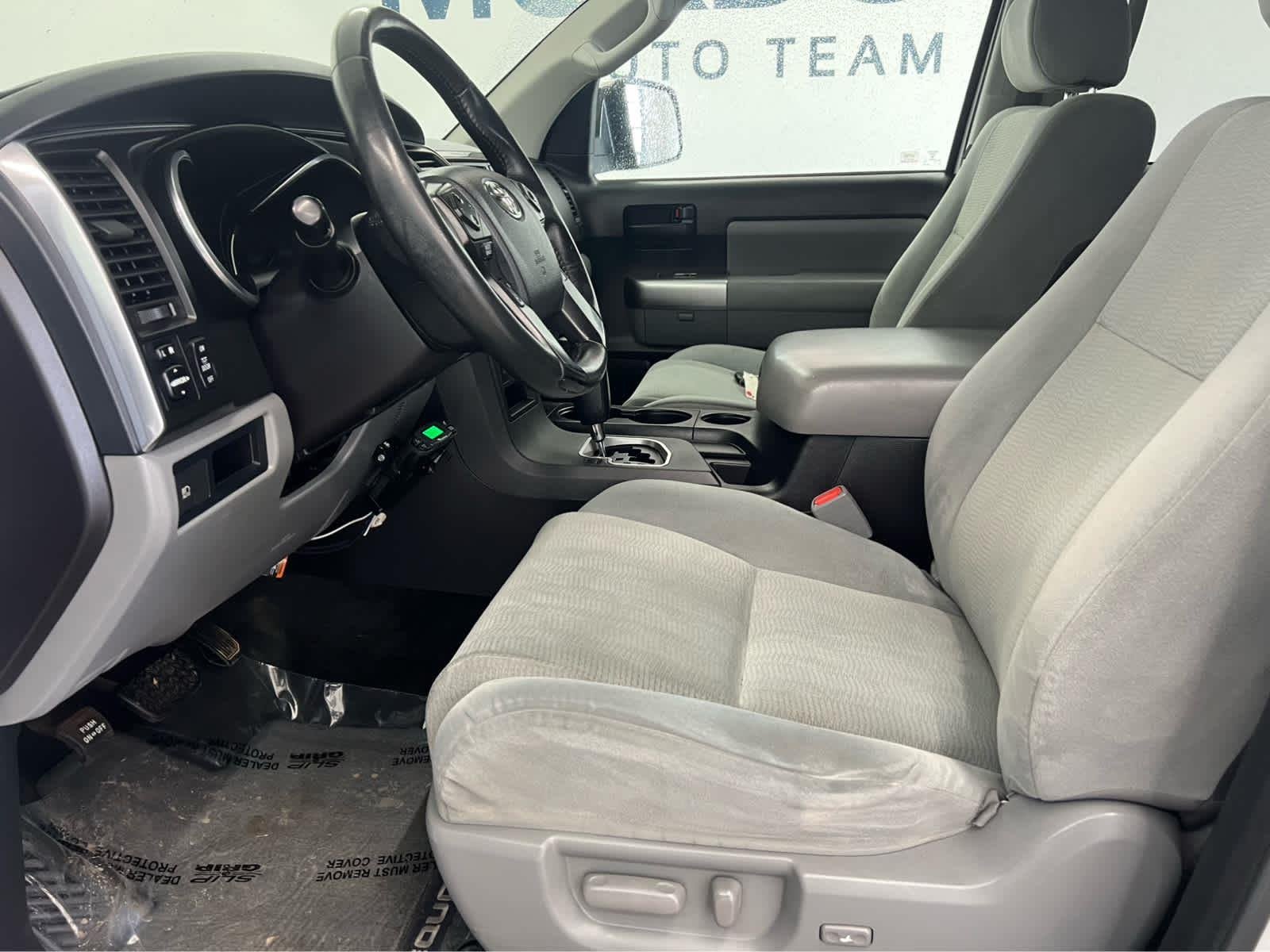 Used 2018 Super White Toyota SR5 image 13