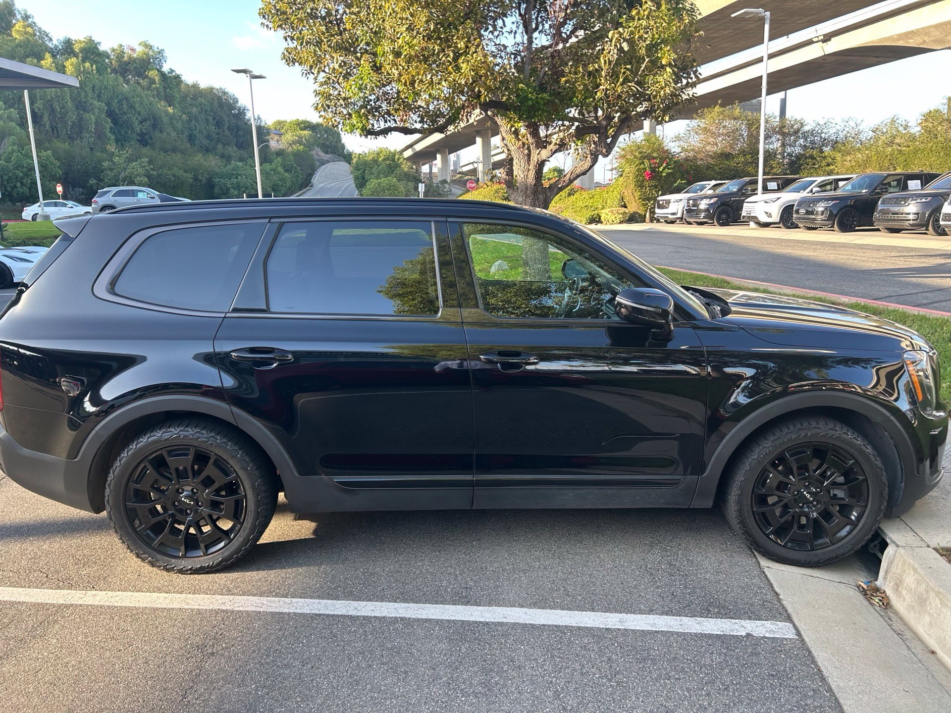 Used 2022 Black Kia SX image 5