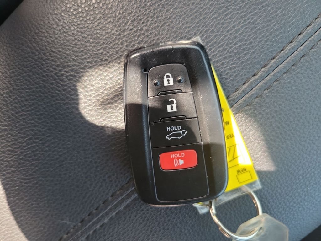 Certified Used 2025  Toyota Limited image 37