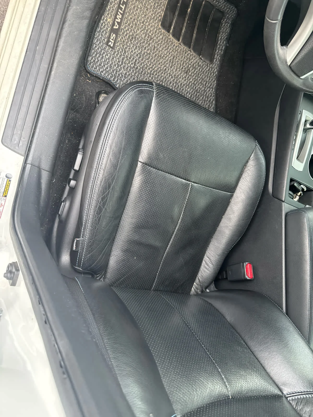 Used 2017 Pearl White Nissan 2.5 SR image 7