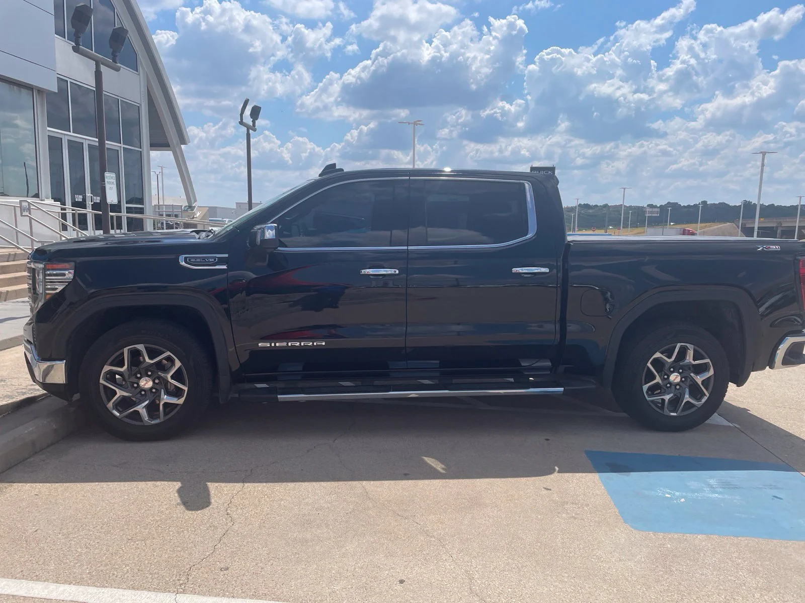 Used 2023 ONYX BLACK GMC SLT image 16