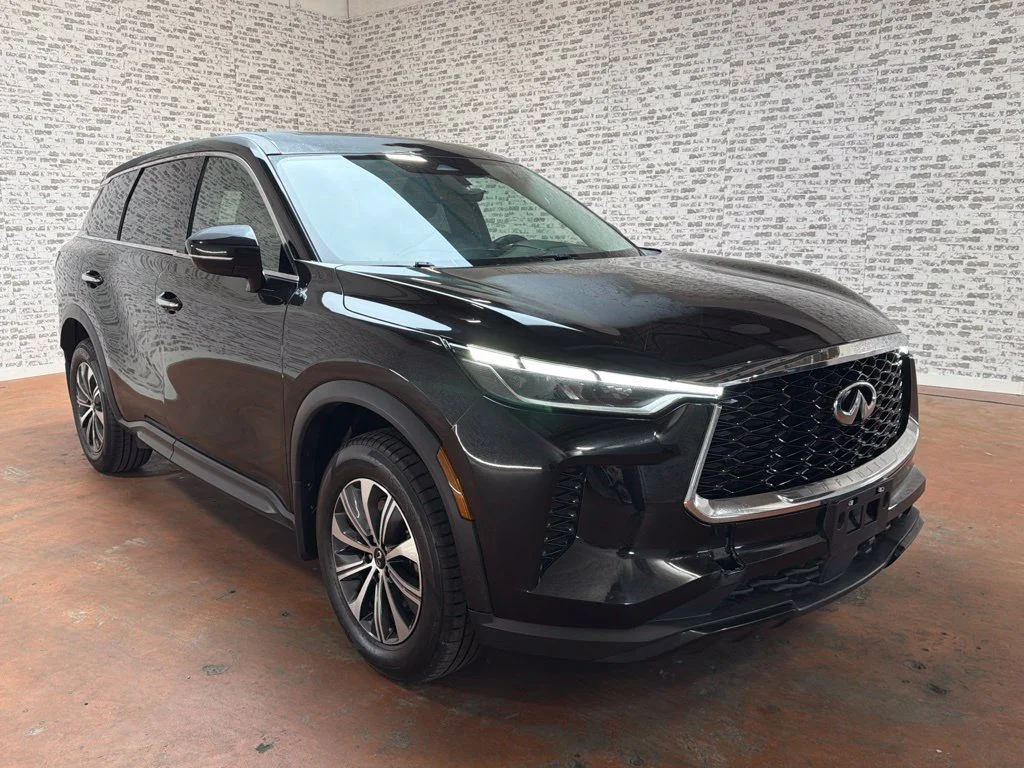 Used 2024 Mineral Black INFINITI PURE image 1