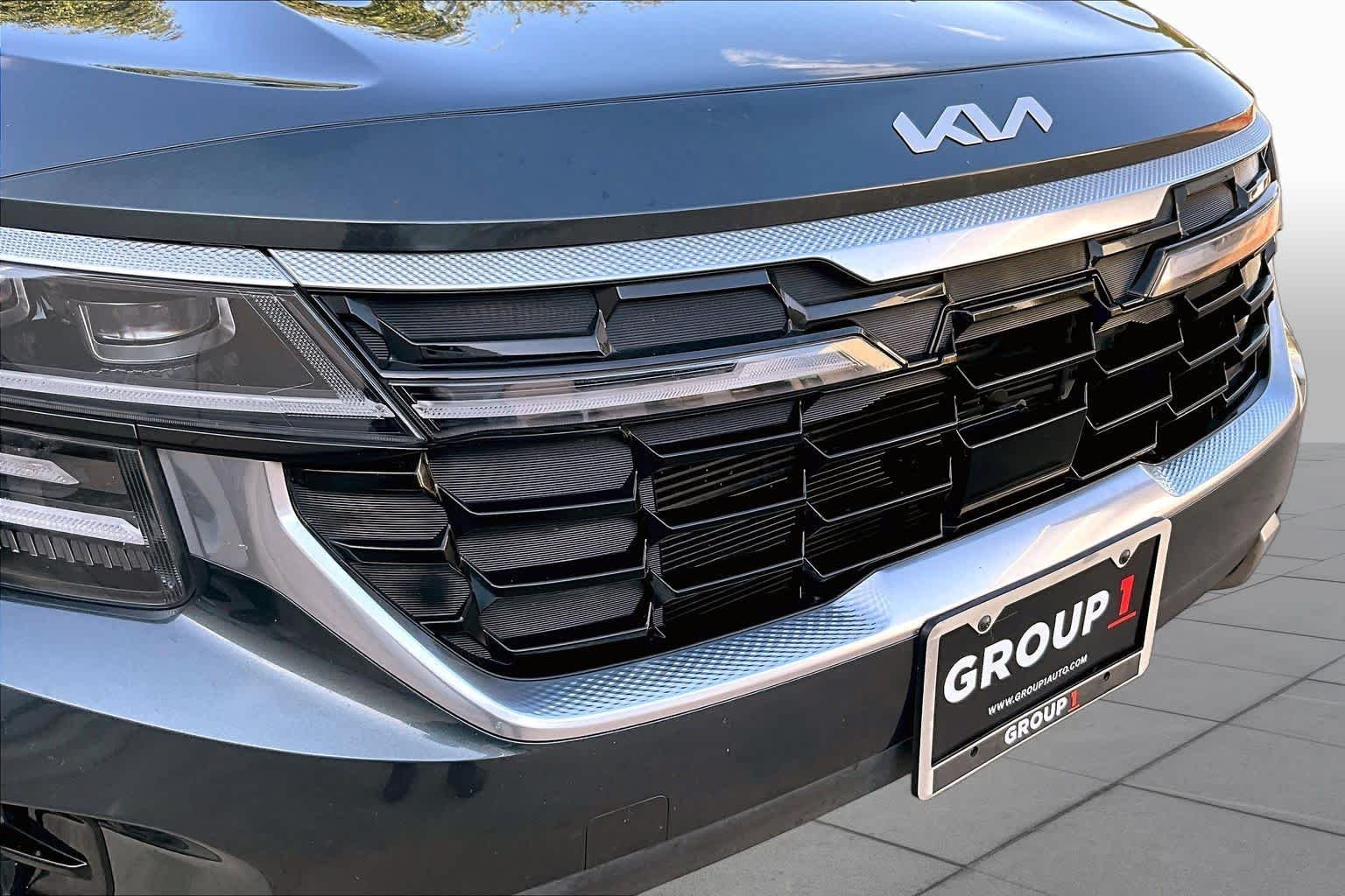 Used 2024 Gravity Gray Kia SX image 30