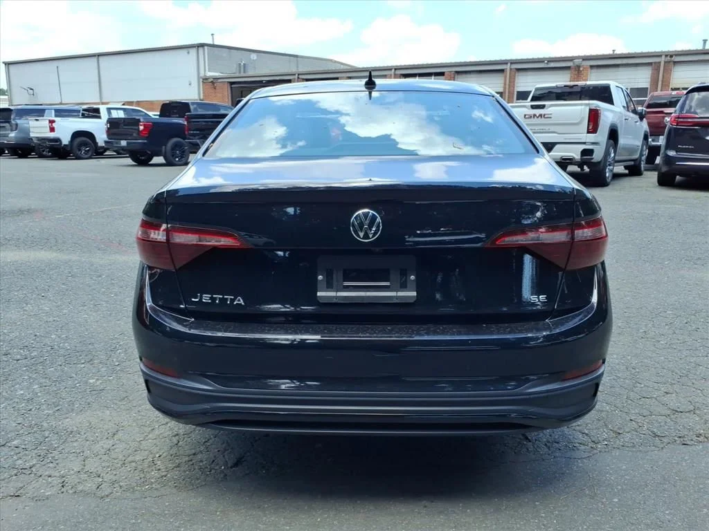 Used 2024  Volkswagen 1.5T SE image 32
