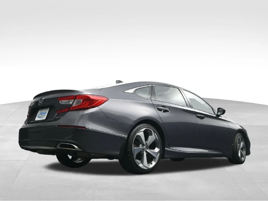 Used 2018 Modern Steel Metallic Honda Touring image 58