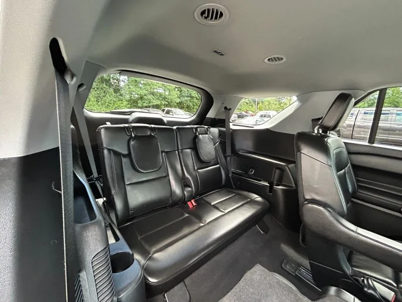 Used 2023 Black Metallic Ford XLT Sport Utility 4D image 29