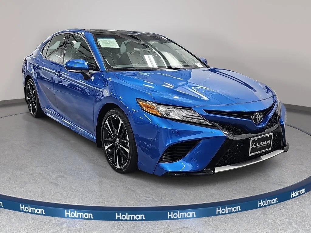 Used 2018 Blue Toyota XSE image 4