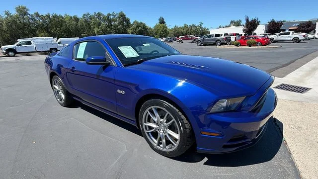 2013 Ford Mustang GT - Photo 2