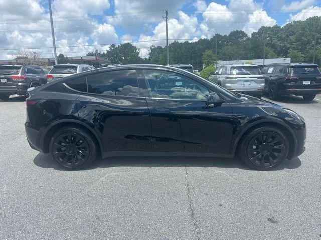 Used 2022 Black Tesla Long Range image 2