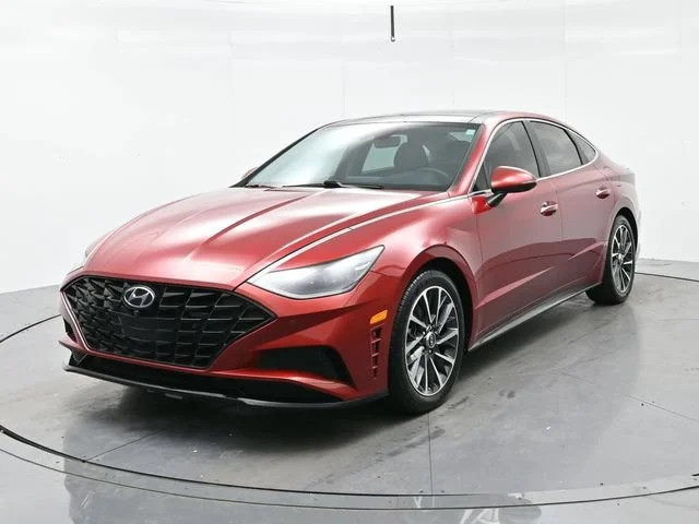 Used 2023 Ultimate Red Hyundai Limited image 3