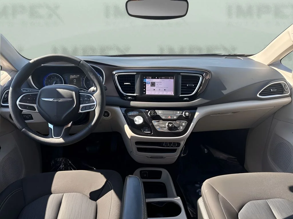 Used 2023 Silver Chrysler LX image 13