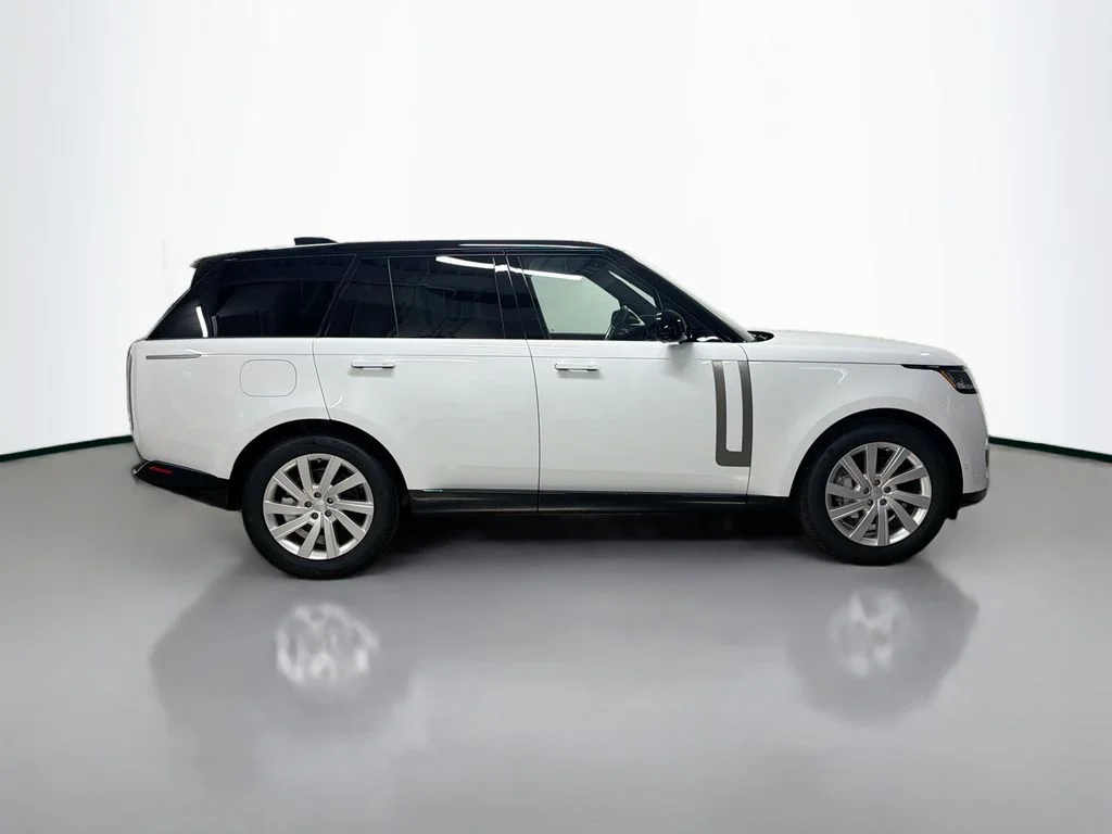 Certified Used 2025 Fuji White Land Rover SE image 8