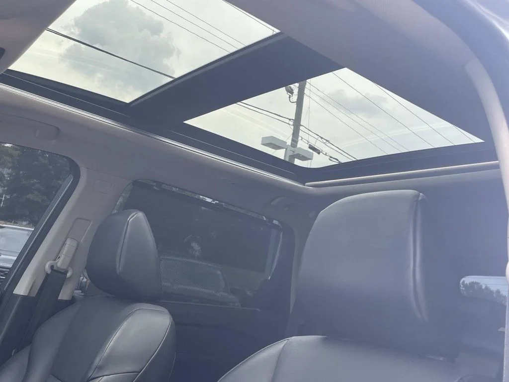 Used 2021 Gray Nissan SV image 15