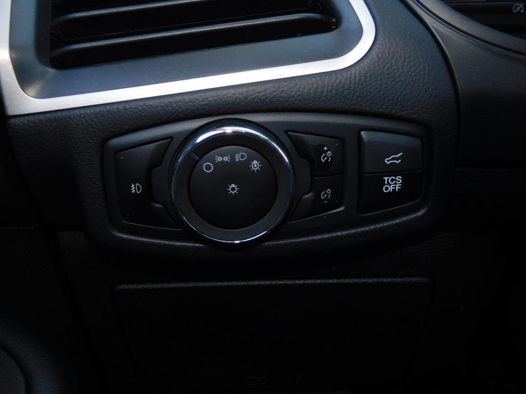 Used 2023 Blue Ford SEL image 33