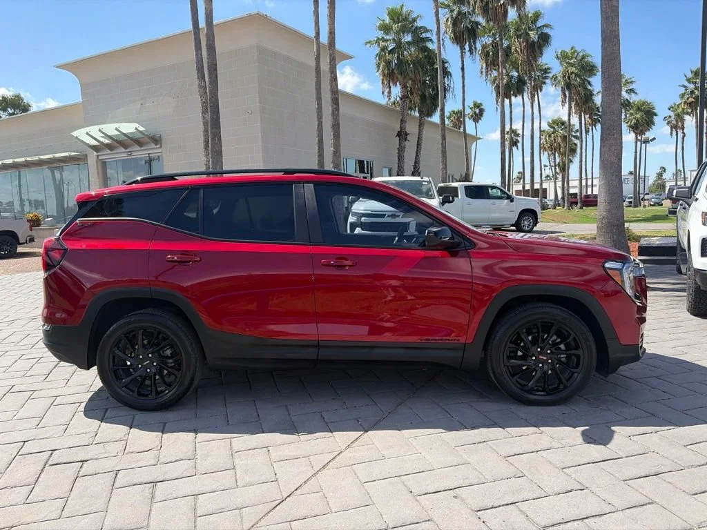 Used 2024 Volcanic Red Tintcoat GMC SLE image 3
