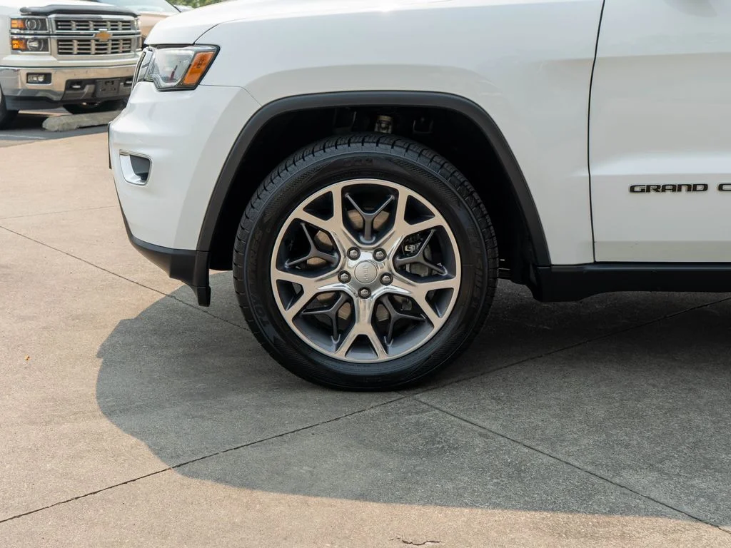 Used 2021 White Jeep Limited image 31